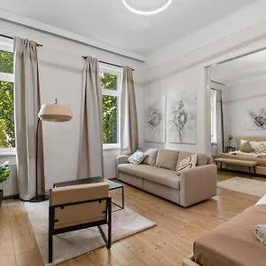https://stylish-apartment-next-to-schloss-belvedere.vienna-besthotels.com